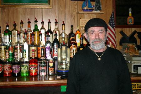 Eugene "Geno" Kiszelewski is known as Polonias "Singing Bartender."