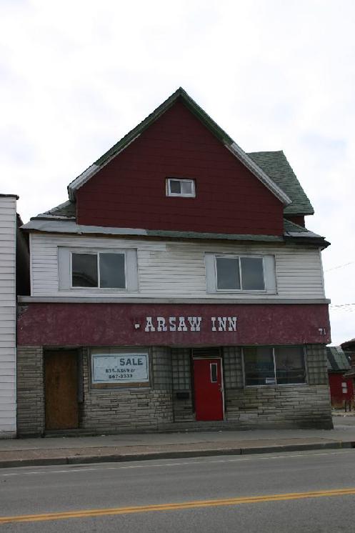 The former Warsaw Inn had seen better times when this picture was taken in the mid-90s. The building has since conitnued to decay and is on the City of Buffalo's demo list. 