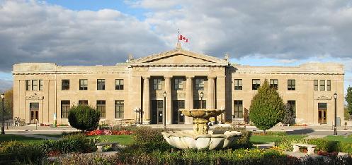 A gorgeous Canada Heritage designated building. It was completed in 1931 and is considered one of the best urban stations of interwar years. The building's temple facade and the spacious plaza are manifestations of the City Beautiful Movement which marked this period. After the World War II the Hamilton CN Station became an important gateway for immigrants to Canada. Beside the building there is a monument to the immigrants. The station is now closed and used as a banquet hall.